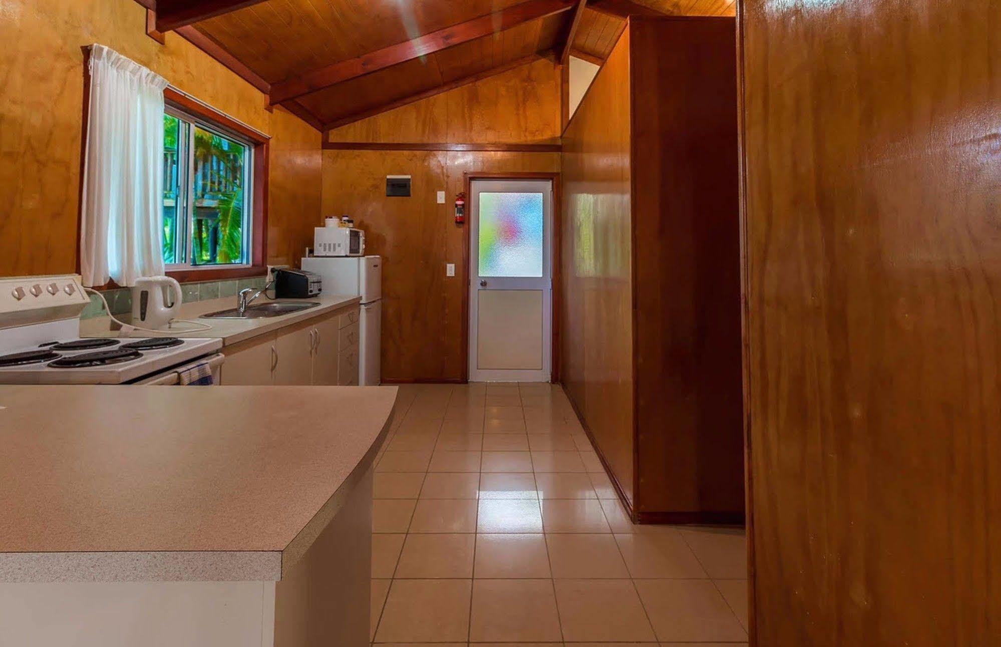 Muri Lagoon View Bungalows - Hillside Bungalow Раротонга Екстериор снимка